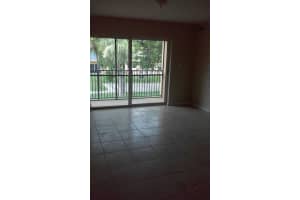 2922 Nw 55th Ave 2a, Lauderhill