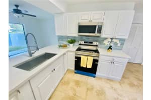 9785 Riverside Dr # 63-3, Coral Springs, FL 33071, Sold 04/08/22