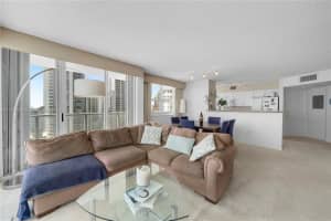 1155 Brickell Bay Dr APT 1811, Miami, FL 33131, Sold 05/02/22