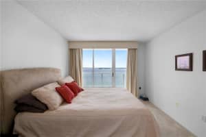 1155 Brickell Bay Dr APT 1811, Miami, FL 33131, Sold 05/02/22