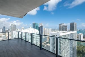 68 SE 6th St Apt 4111, Miami, FL 33131, Sold 07/29/22