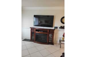 925 SW 11th Ave #5j, Hallandale Beach, FL 33009, Sold 05/06/22