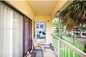 8120 Geneva Ct APT 251, Doral, FL 33166, Sold 05/04/22