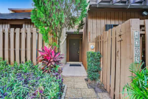 4205 S Pine Island Rd, Davie, FL 33328, Sold 05/23/22