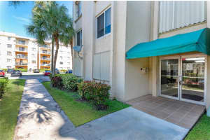 9350 Fontainebleau Blvd APT 412, Miami, FL 33172, Sold 04/28/22