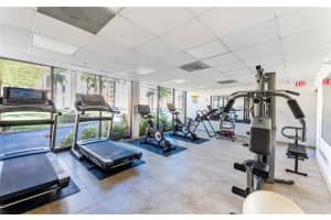 9350 Fontainebleau Blvd APT 412, Miami, FL 33172, Sold 04/28/22