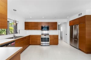 1275 N Biscayne Point Rd, Miami Beach, FL 33141, Sold 05/18/22