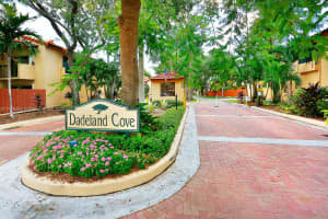 10187 SW 77th Ct, Miami, FL 33156, Sold 05/06/22