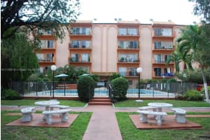 1950 W 54th St APT 415, Hialeah, FL 33012, Sold 05/26/22