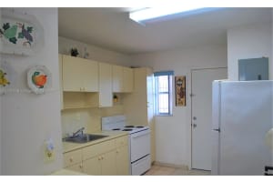 1950 W 54th St APT 415, Hialeah, FL 33012, Sold 05/26/22