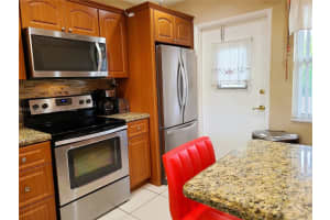 300 NE 14th Ave APT 211, Hallandale Beach, FL 33009, Sold 04/08/22