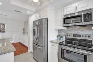 580 Egret Dr APT 321, Hallandale Beach, FL 33009, Sold 05/05/22