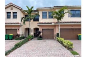 5972 NW 56th Pl, Tamarac, FL 33319, Sold 04/22/22