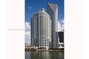 300 S Biscayne Blvd t 1904, Miami, FL 33131, Sold 05/03/22