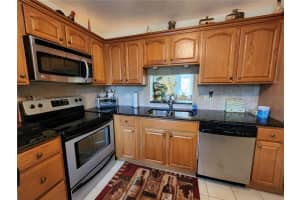 1024 SE 4th Ave APT 208, Dania Beach, FL 33004, Sold 04/14/22