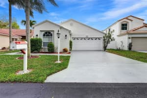 102 Wedgewood Lakes S, Greenacres, FL 33463, Sold 04/12/22