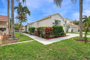 102 Wedgewood Lakes S, Greenacres, FL 33463, Sold 04/12/22