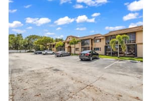 18725 NW 62nd Ave APT 211, Hialeah, FL 33015, Sold 05/12/22