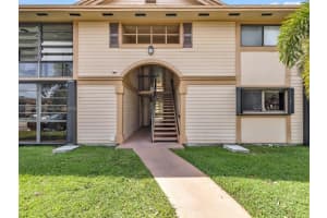 18725 NW 62nd Ave APT 211, Hialeah, FL 33015, Sold 05/12/22