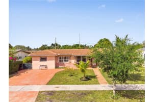 7921 NW 179th St, Hialeah, FL 33015, Sold 04/20/22