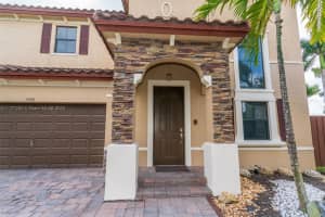 2676 NE 1st St, Homestead, FL 33033, Sold 06/16/22