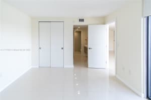 6830 Indian Creek Dr #8e, Miami Beach, FL 33141, Sold 05/26/22
