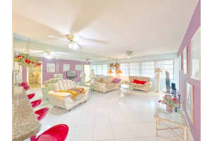 215 SE 3rd Ave #103c, Hallandale Beach, FL 33009, Sold 06/15/22