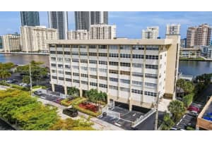 111 Golden Isles Dr APT G7, Hallandale Beach, FL 33009, Sold 05/12/22