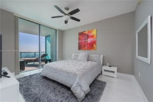 900 Biscayne Bay, 900 Biscayne Blvd APT 5302, Miami, FL 33132, Sold 04/21/22