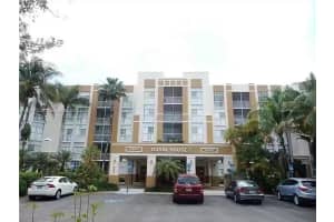 9805 NW 52nd St APT 302, Doral, FL 33178, Sold 05/26/22