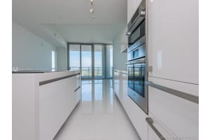 851 NE 1st Ave #3100, Miami, FL 33132, Sold 11/04/22