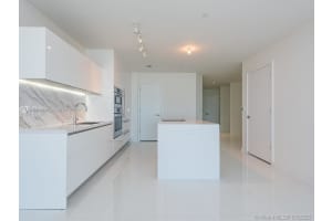 851 NE 1st Ave #3100, Miami, FL 33132, Sold 11/04/22