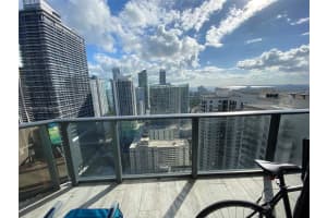 55 SW 9th St Apt 3705, Miami, FL 33130, Sold 12/16/22