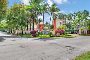 8290 Lake Dr APT 317, Doral, FL 33166, Sold 05/10/22
