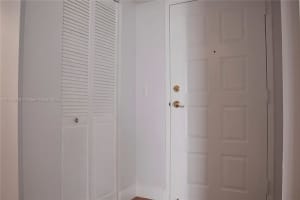 5880 Collins Ave APT 906, Miami Beach, FL 33140, Sold 05/05/22