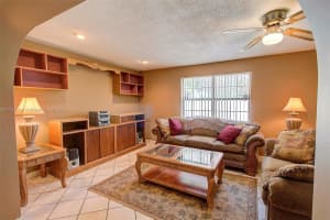 13794 Kendale Lakes Dr, Miami, FL 33183, Sold 05/04/22