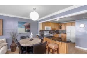 6039 Collins Ave PH 21, Miami Beach, FL 33140, Sold 05/03/22
