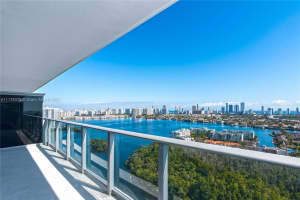 16385 Biscayne Blvd #2518, North Miami Beach, FL 33160, Sold 08/01/22