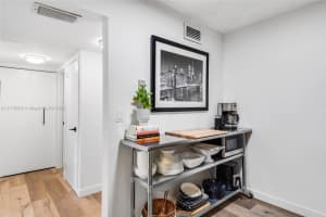 3375 N Country Club Dr APT 1608, Aventura, FL 33180, Sold 04/25/22