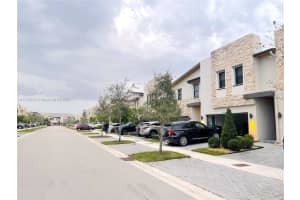 8024 NW 105th Ct, Doral, FL 33178, Sold 05/13/22