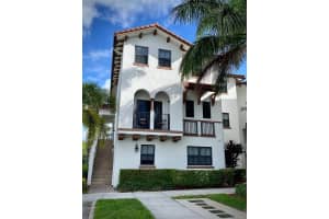 10600 NW 88th St APT 202, Doral, FL 33178, Sold 05/17/22