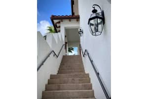 10600 NW 88th St APT 202, Doral, FL 33178, Sold 05/17/22