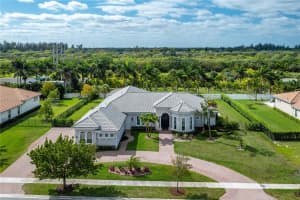 5692 S Sterling Ranch Cir, Davie, FL 33314, Sold 04/12/22
