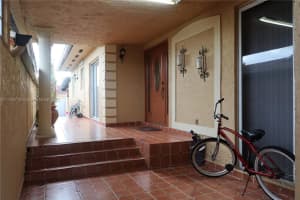 4050 W 10th Ct, Hialeah, FL 33012, Sold 05/10/22