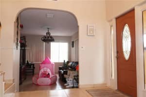 4050 W 10th Ct, Hialeah, FL 33012, Sold 05/10/22