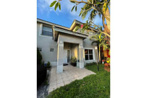 18499 NW 52nd Path, Miami Gardens, FL 33055, Sold 05/27/22