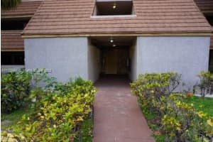 511 Ives Dairy Rd Apt 202-6, Miami, FL 33179, Sold 08/26/22