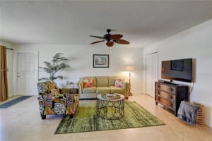 242 W High Point Ct, Delray Beach, FL 33445, Sold 05/13/22