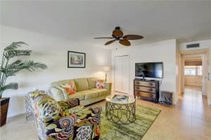 242 W High Point Ct, Delray Beach, FL 33445, Sold 05/13/22