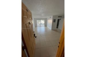 15221 SW 80th St APT 211, Miami, FL 33193, Sold 04/25/22